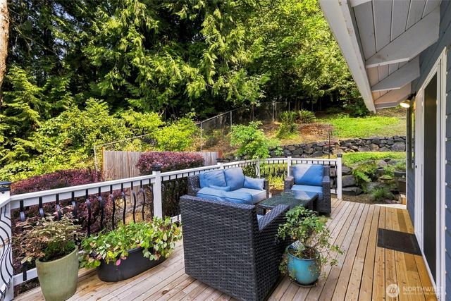 2435 Crestridge Drive NW, Olympia, WA 98502