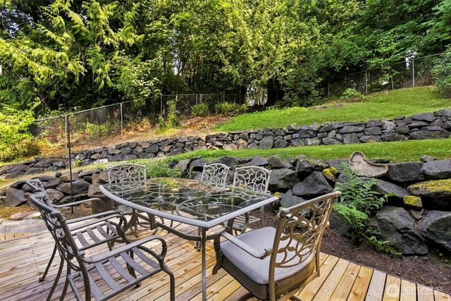 2435 Crestridge Drive NW, Olympia, WA 98502