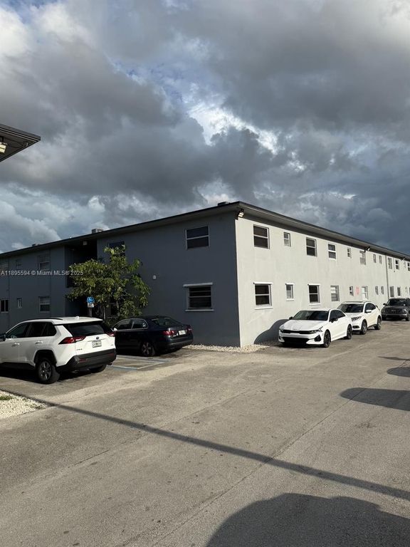 4250 SW 67th Ave 48, Miami, FL 33155