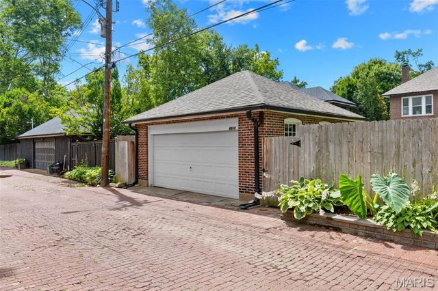 6605 Waterman Avenue, University City, MO 63130