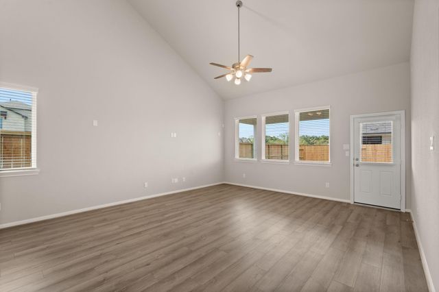 14827 Mission Avenue, Mont Belvieu, TX 77523