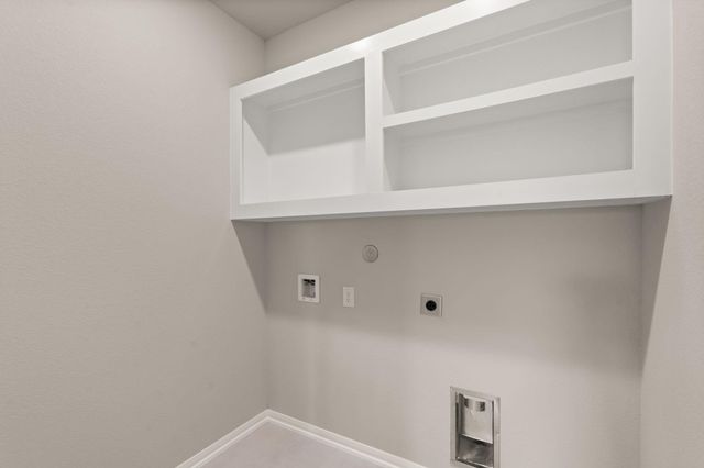 14827 Mission Avenue, Mont Belvieu, TX 77523