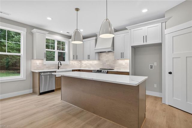 1227 Prosperity RD, Virginia Beach, VA 23451