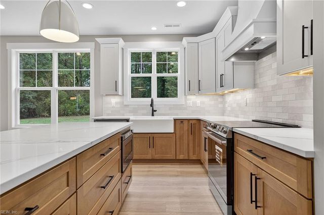 1227 Prosperity RD, Virginia Beach, VA 23451