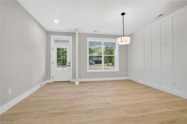 1227 Prosperity RD, Virginia Beach, VA 23451