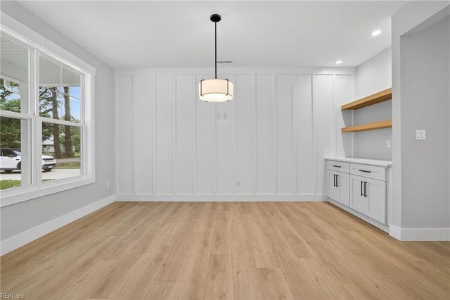 1227 Prosperity RD, Virginia Beach, VA 23451