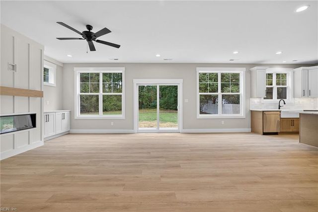 1227 Prosperity RD, Virginia Beach, VA 23451