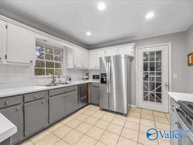 700 Fagan Springs Drive SE, Huntsville, AL 35801