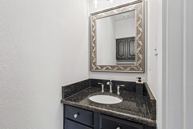 7449 Courtside Drive, Garland, TX 75044