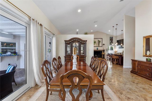 17640 Old Cutler Rd, Palmetto Bay, FL 33157