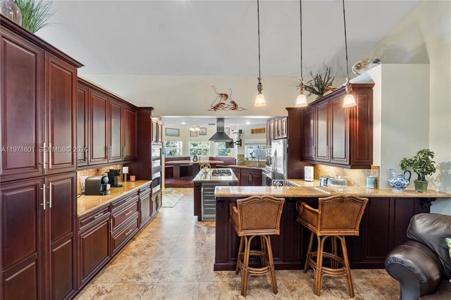 17640 Old Cutler Rd, Palmetto Bay, FL 33157