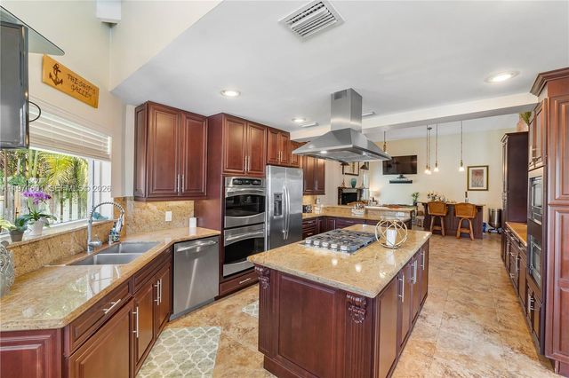 17640 Old Cutler Rd, Palmetto Bay, FL 33157