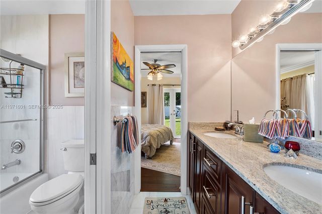 17640 Old Cutler Rd, Palmetto Bay, FL 33157