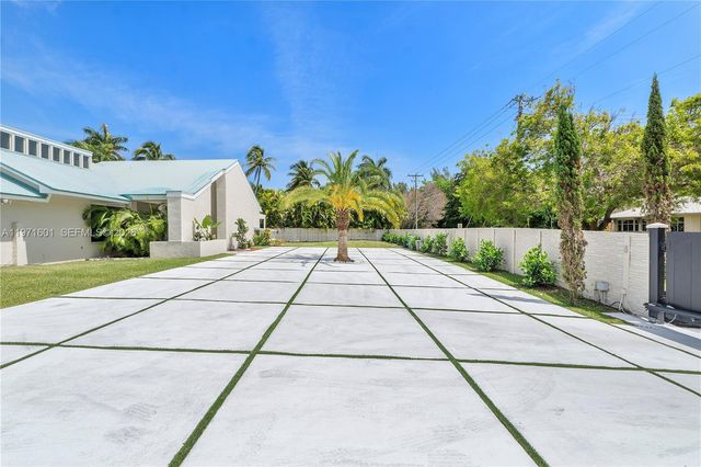 17640 Old Cutler Rd, Palmetto Bay, FL 33157