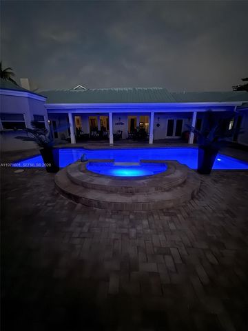 17640 Old Cutler Rd, Palmetto Bay, FL 33157