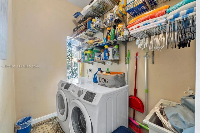 17640 Old Cutler Rd, Palmetto Bay, FL 33157