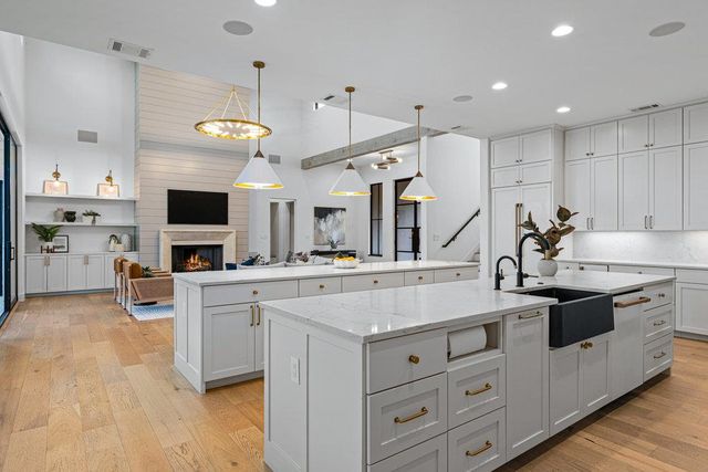 494 Primo Fiore TER, Austin, TX 78738