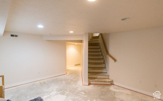 274 E PARK KNOLL CIR, Sandy, UT 84070