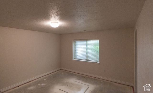 274 E PARK KNOLL CIR, Sandy, UT 84070