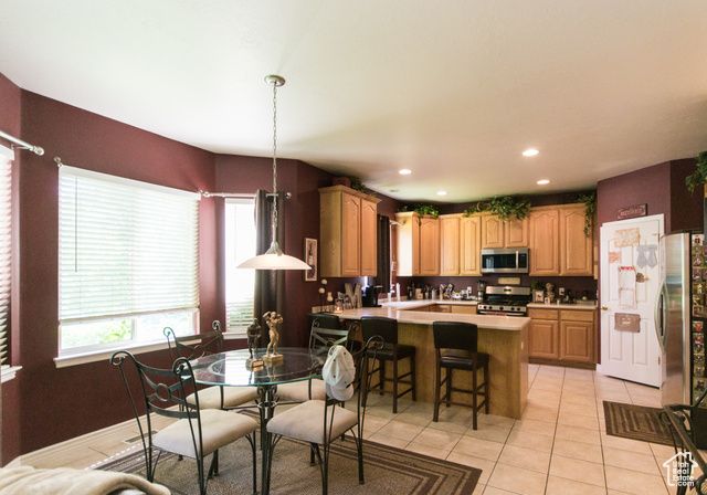 274 E PARK KNOLL CIR, Sandy, UT 84070