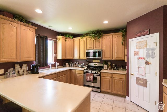 274 E PARK KNOLL CIR, Sandy, UT 84070