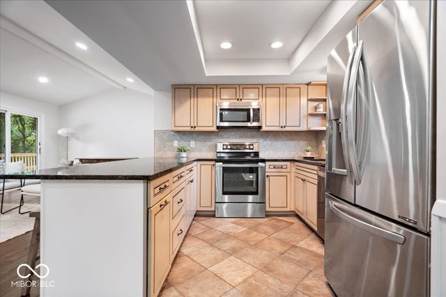 13217 Highland Springs Drive E, Mccordsville, IN 46055
