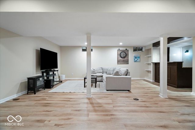 13217 Highland Springs Drive E, Mccordsville, IN 46055