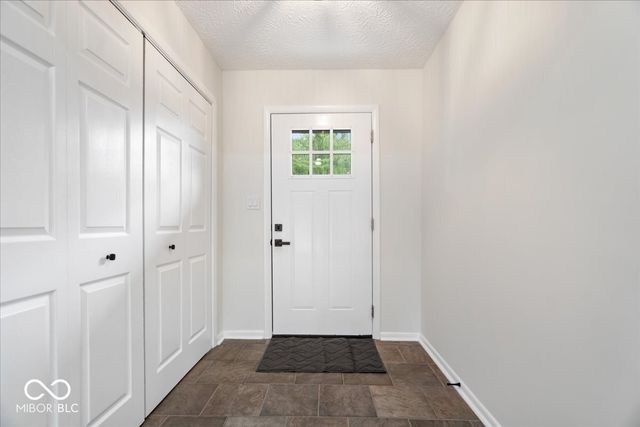 13217 Highland Springs Drive E, Mccordsville, IN 46055