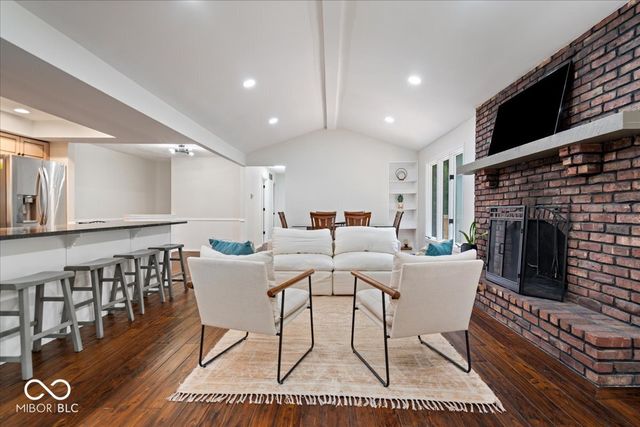 13217 Highland Springs Drive E, Mccordsville, IN 46055
