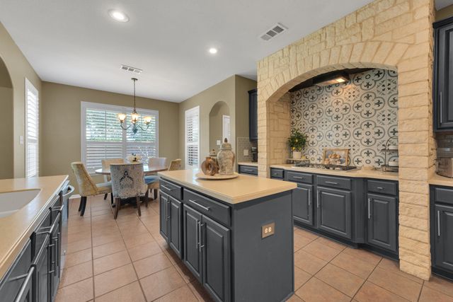 4304 Lone Oak Drive, Mansfield, TX 76063