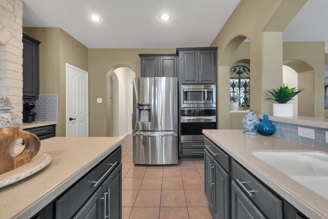 4304 Lone Oak Drive, Mansfield, TX 76063