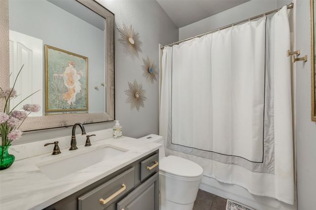 4304 Lone Oak Drive, Mansfield, TX 76063