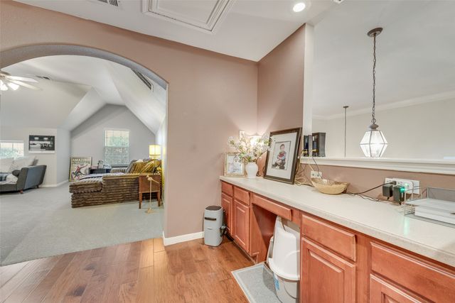 4304 Lone Oak Drive, Mansfield, TX 76063