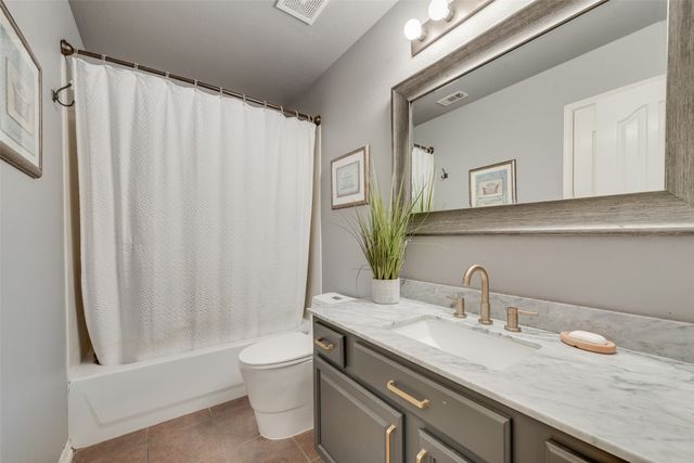 4304 Lone Oak Drive, Mansfield, TX 76063