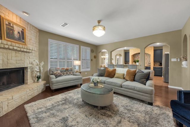 4304 Lone Oak Drive, Mansfield, TX 76063