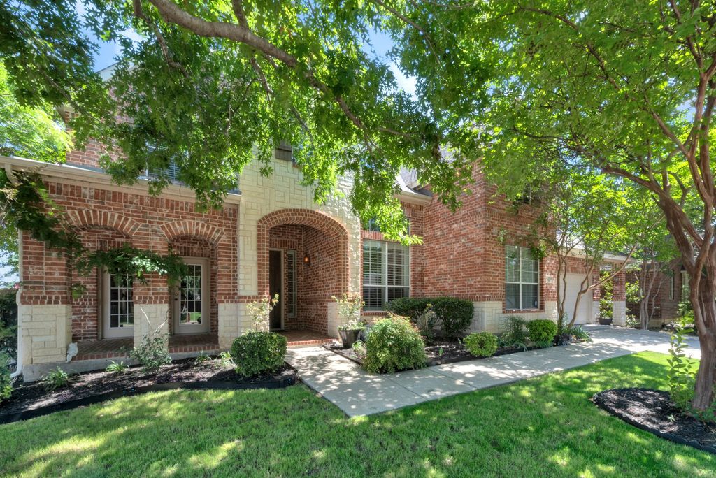 4304 Lone Oak Drive, Mansfield, TX 76063