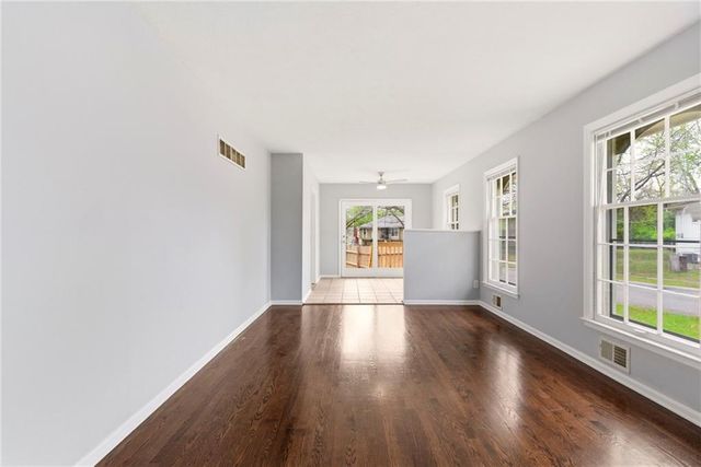 9009 Kentucky Avenue, Kansas City, MO 64138