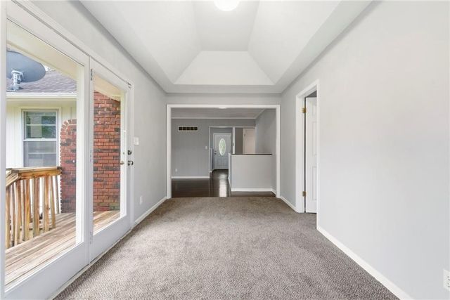 9009 Kentucky Avenue, Kansas City, MO 64138