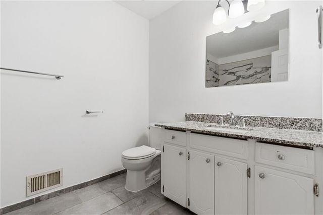 9009 Kentucky Avenue, Kansas City, MO 64138