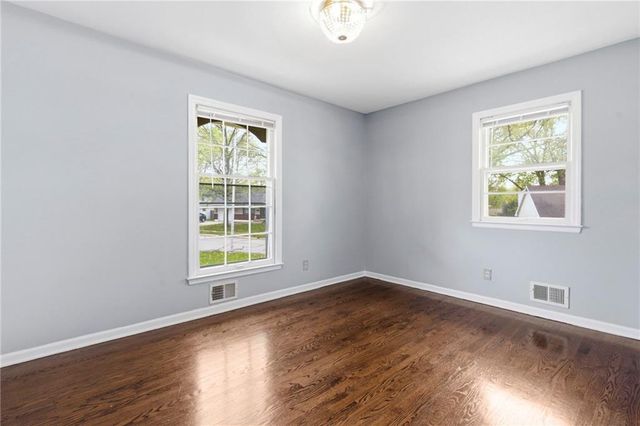 9009 Kentucky Avenue, Kansas City, MO 64138
