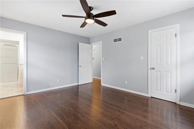 9009 Kentucky Avenue, Kansas City, MO 64138