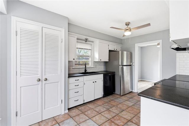 9009 Kentucky Avenue, Kansas City, MO 64138