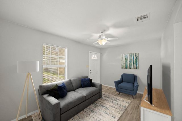 4636 Mayflower Street, Houston, TX 77033