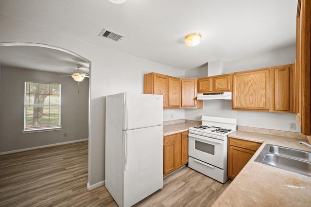 4636 Mayflower Street, Houston, TX 77033