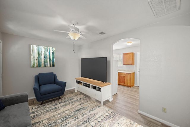4636 Mayflower Street, Houston, TX 77033