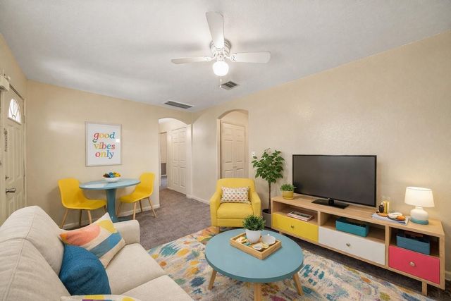 4636 Mayflower Street, Houston, TX 77033