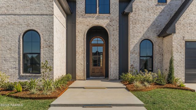 309 Sunset Palm Court, Youngsville, LA 70592