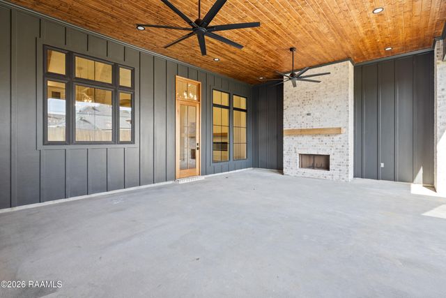 309 Sunset Palm Court, Youngsville, LA 70592