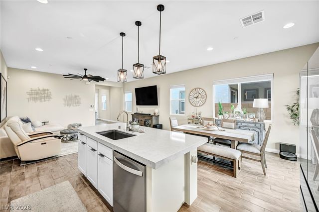 140 Royal Cascade Avenue, Henderson, NV 89011