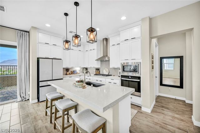 140 Royal Cascade Avenue, Henderson, NV 89011